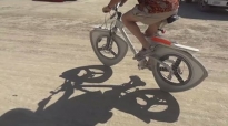 Bicicleta cu roti triunghiulare
